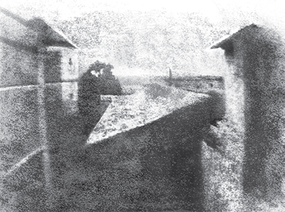 عکس از ژوزف نیسه‌فور نیپس، ۱۸۲۶، نخستین عکس تاریخ